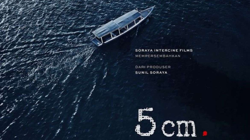 Sekuel Film 5 cm Hadir dengan Judul Baru. Adaptasi Novel?