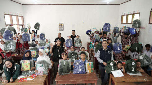 Gramedia Rayakan 56 Tahun dengan Program “Gramedia Berbagi Kado”