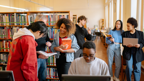 Baca Karena Viral, atau Benar-Benar Membaca?