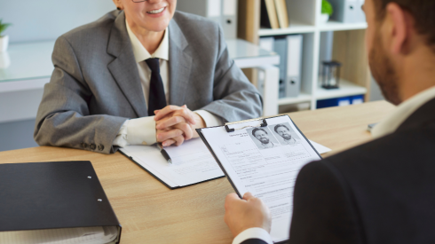 Dari CV ke Interview: Apa yang Sebenarnya Diperhatikan HR?