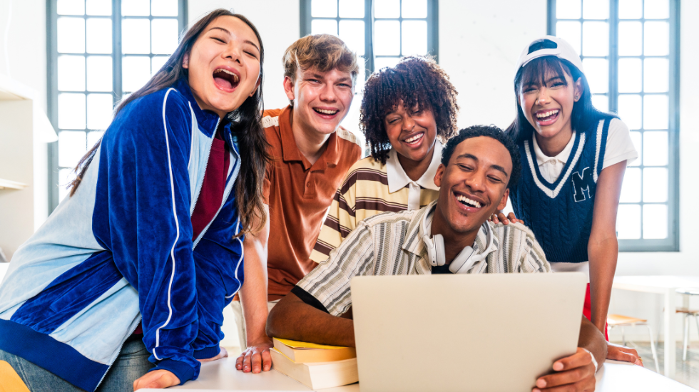 Benarkah Gen Z Dibilang "Lemah"? Memahami Gaya Kerja Gen Z Di Era Digital