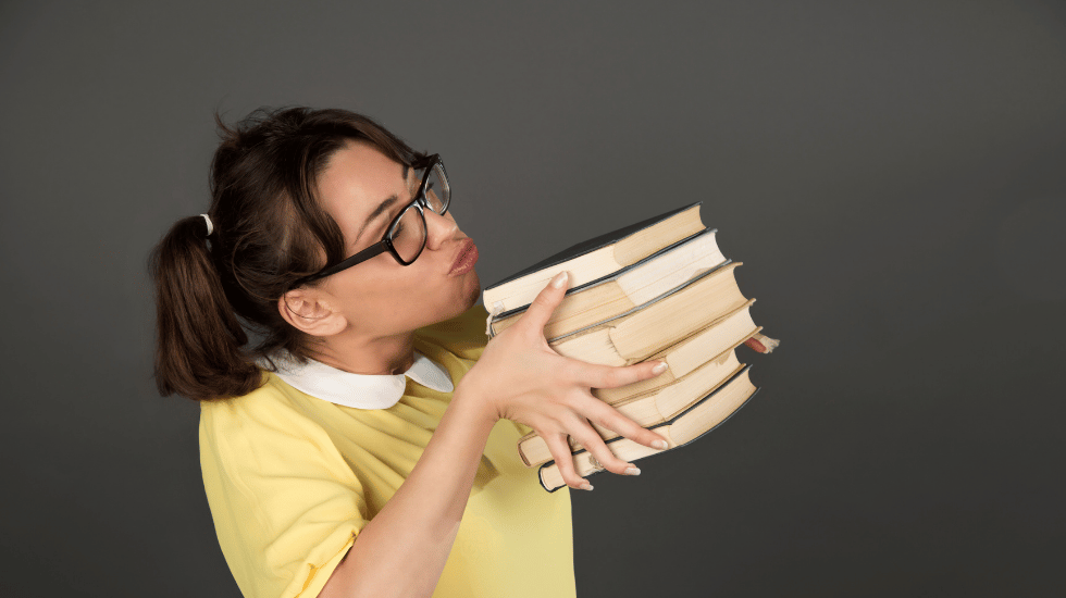 Kenapa Aroma Buku Disukai Banyak Orang? Ini Penjelasan Ilmiahnya