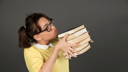 Kenapa Aroma Buku Disukai Banyak Orang? Ini Penjelasan Ilmiahnya