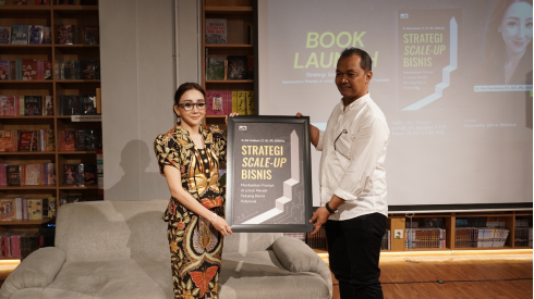 Gramedia Luncurkan Buku Strategi Scale-Up Bisnis: Manfaatkan Prompt AI untuk Meraih Peluang Bisnis Potensial, Panduan Praktis AI bagi UMKM dan Pelaku Usaha