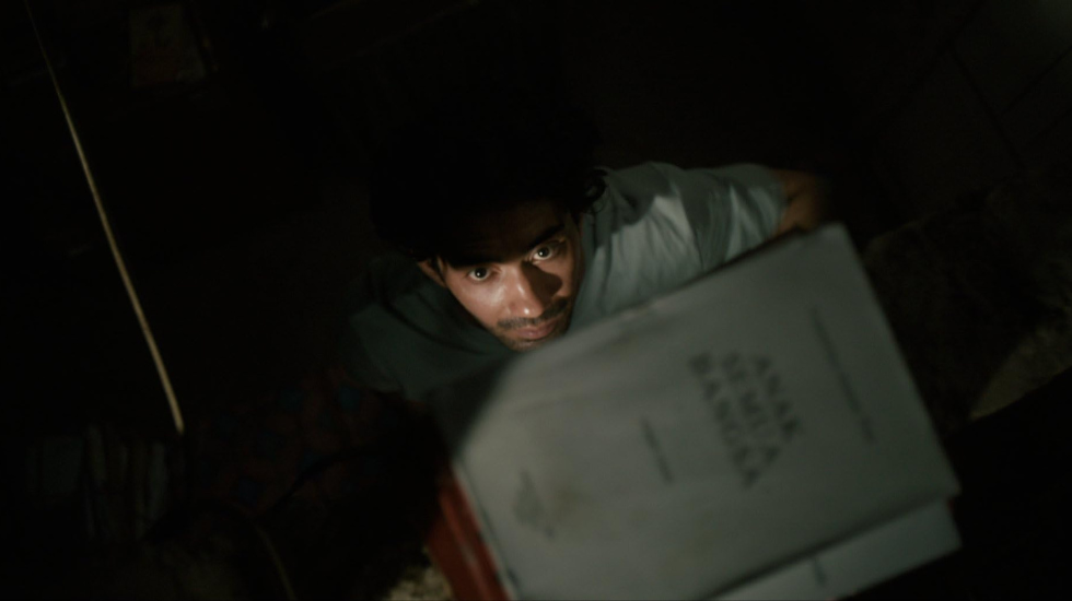 Tayang 29 Oktober, Trailer Adaptasi Laut Bercerita Telah Rilis